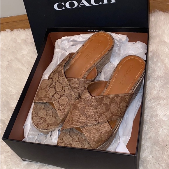 Authentic coach wedges size 10 - Picture 5 of 5